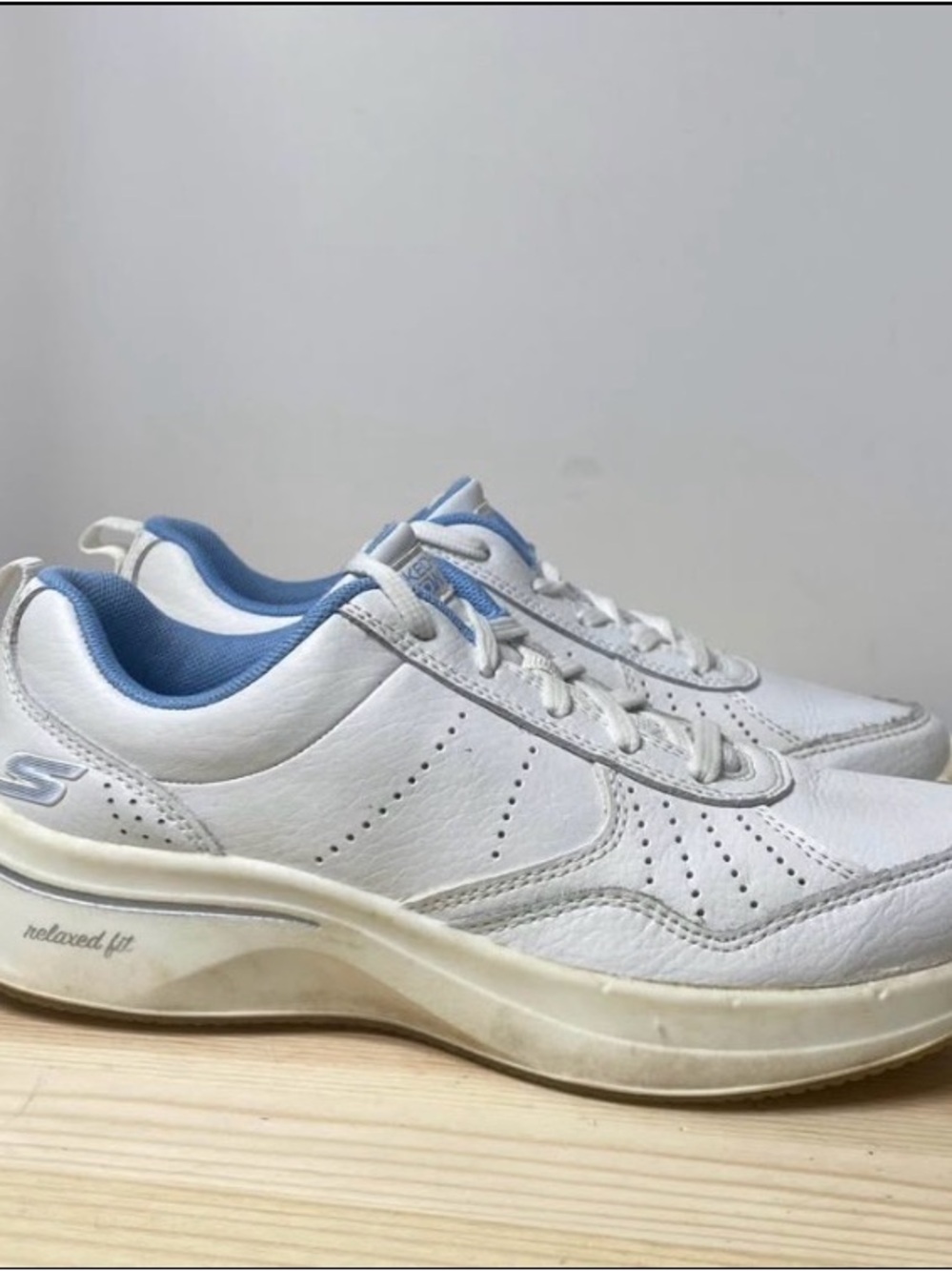 Skechers Go Walk Steady 124111 White Casual Shoes Sneakers Women’s Size 5